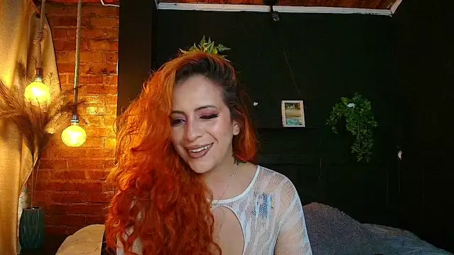 Snapshot of sahra_taylor_ chatting on 05/25/26, 02:12 sahra taylor online show from 05/25/26, 02:12