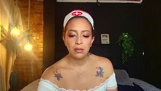 Snapshot of sahra_taylor_ chatting on 06/03/26, 02:55 sahra taylor online show from 06/03/26, 02:55