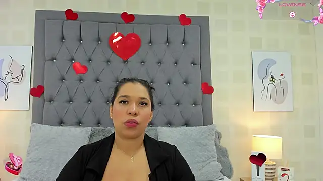 Snapshot of JoslinEvans chatting on 02/15/25, 12:11 JoslinEvans online show from 02/15/25, 12:11