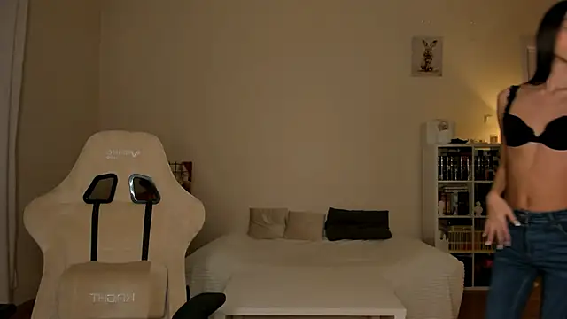 your emily  online show from 02/09/26, 08:57