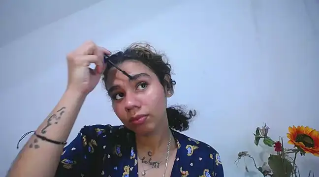 Snapshot of diamonmeli chatting on 01/18/25, 03:05 diamonmeli online show from 01/18/25, 03:05