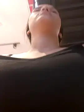 girl milk1 online show from 12/10/24, 11:08