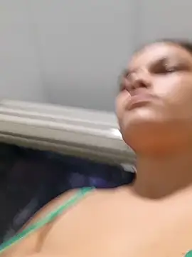 girl milk1 online show from 12/23/24, 09:51