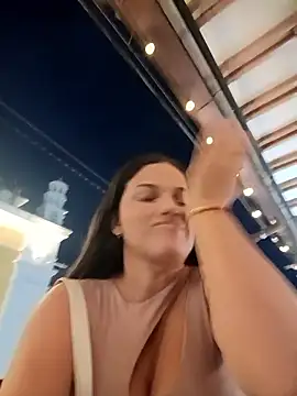 girl milk1 online show from 11/14/25, 11:02