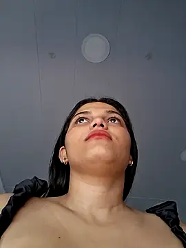 girl milk1 online show from 03/05/26, 07:43