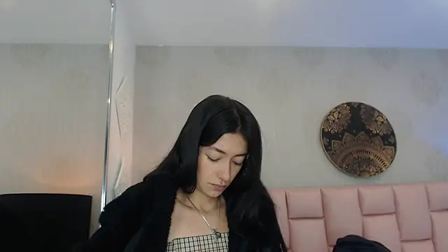 Snapshot of Zoe_Vixen chatting on 02/12/25, 12:01 Zoe Vixen online show from 02/12/25, 12:01