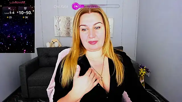 Lili Crossi online show from 12/04/24, 06:44