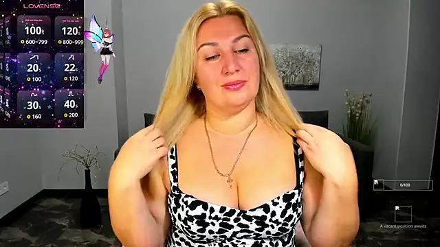 Lili Crossi online show from 09/10/25, 05:51