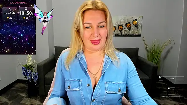 Lili Crossi online show from 11/02/25, 12:51