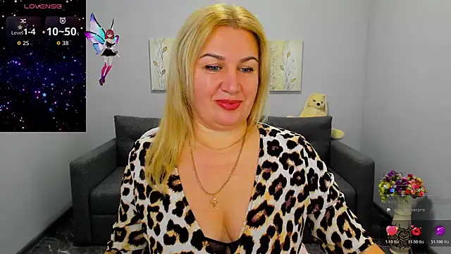 Lili Crossi online show from 11/18/25, 06:51