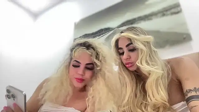 Snapshot of Susandolls chatting on 10/20/25, 10:05 Susandolls online show from 10/20/25, 10:05