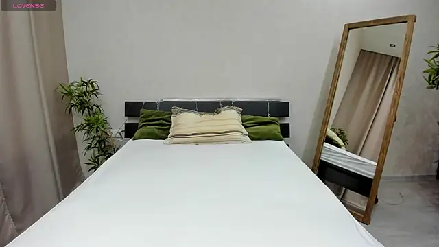 Miss you kiss online show from 01/02/25, 08:28