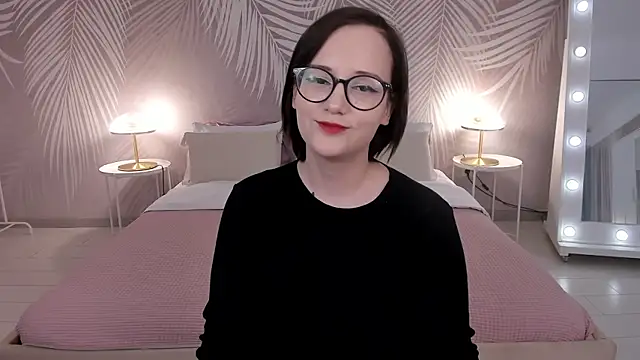 StellaGloww online show from 03/21/25, 08:17