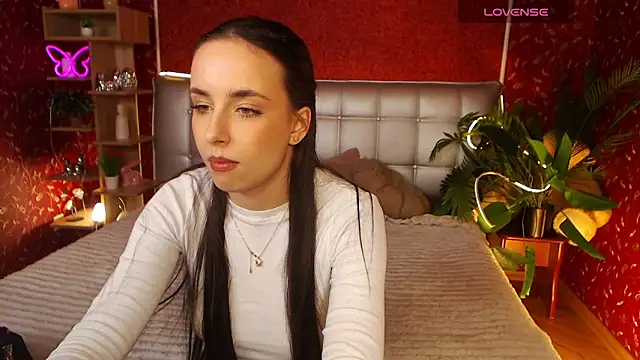 AuroraAksnesss online show from 03/01/25, 06:00