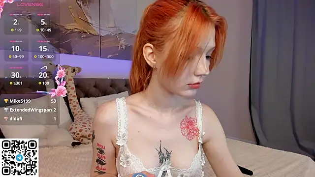 Snapshot of Linablueeyed chatting on 07/20/26, 10:39 Linablueeyed online show from 07/20/26, 10:39