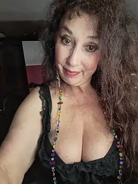 Snapshot of GypsyEsmeralda chatting on 05/06/26, 06:24 GypsyEsmeralda online show from 05/06/26, 06:24