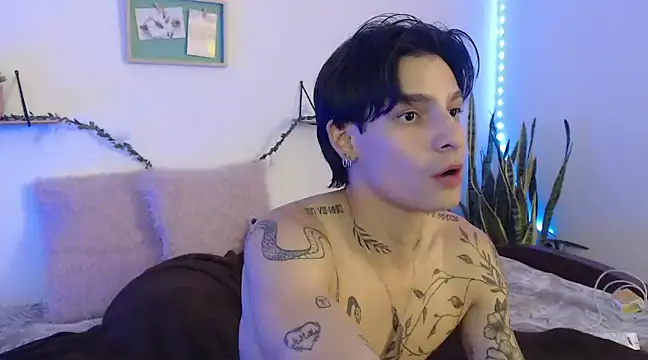 Apolo Hidalgo01 online show from 01/08/25, 04:00