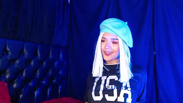 Snapshot of Annyjhonson chatting on 03/07/25, 12:48 Annyjhonson online show from 03/07/25, 12:48