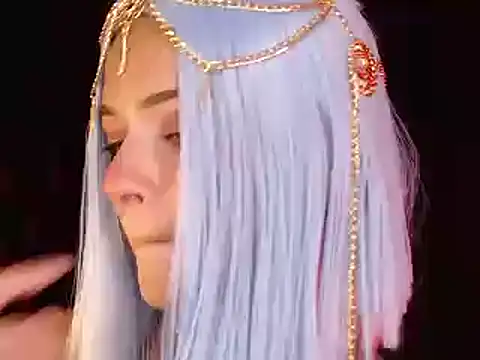 Snapshot of Annyjhonson chatting on 03/10/25, 03:45 Annyjhonson online show from 03/10/25, 03:45