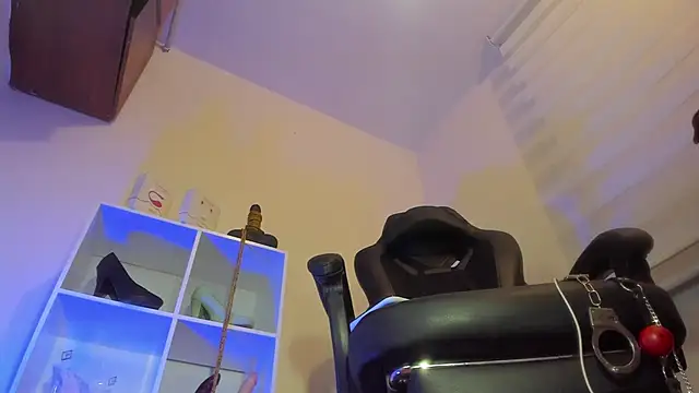 charlotte joliedart online show from 09/18/25, 11:29