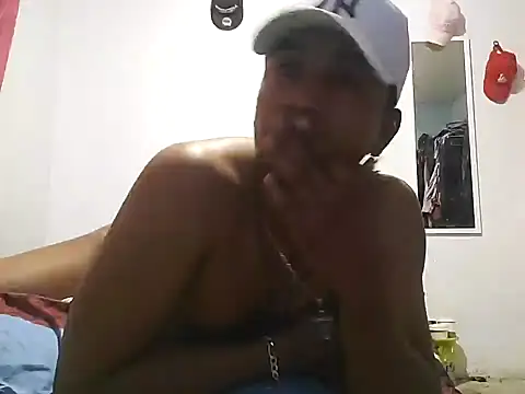 Snapshot of diablonegro69 chatting on 12/15/24, 02:08 diablonegro69 online show from 12/15/24, 02:08