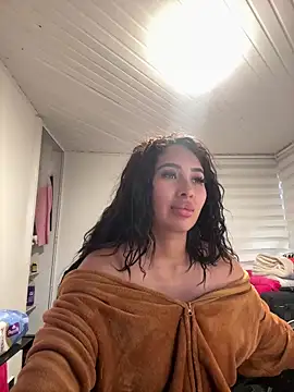 Snapshot of Anily_Lovely chatting on 05/17/26, 10:17 Anily Lovely online show from 05/17/26, 10:17