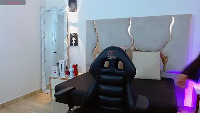 Daphnne tay online show from 09/23/25, 03:42