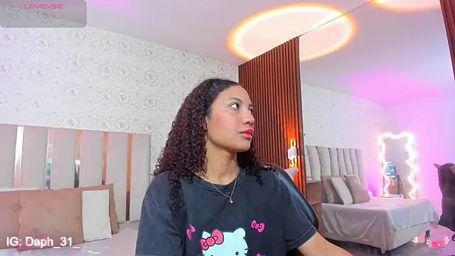 Daphnne tay online show from 10/10/25, 03:27