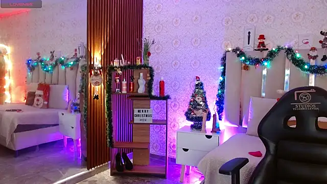 Daphnne tay online show from 11/29/25, 03:42