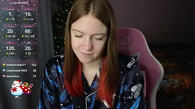 Snapshot of CassieJuice69 chatting on 12/25/24, 05:58 CassieJuice69 online show from 12/25/24, 05:58