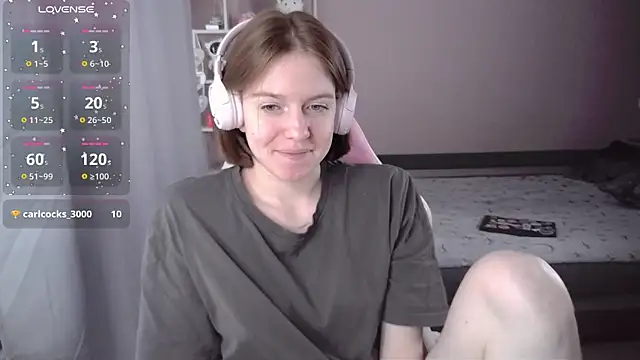 Snapshot of CassieJuice69 chatting on 10/05/25, 01:53 CassieJuice69 online show from 10/05/25, 01:53