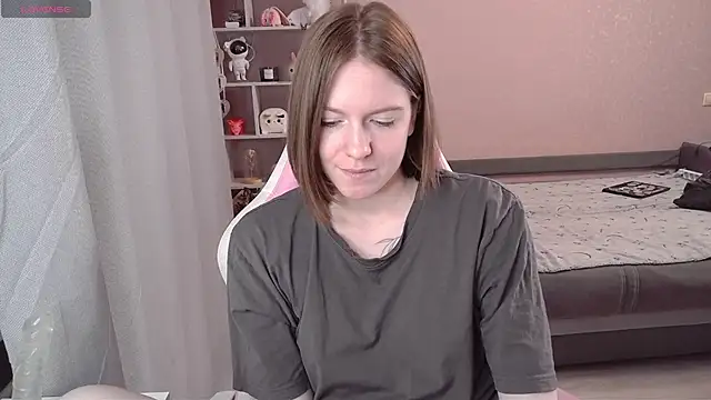 Snapshot of CassieJuice69 chatting on 10/24/25, 06:15 CassieJuice69 online show from 10/24/25, 06:15