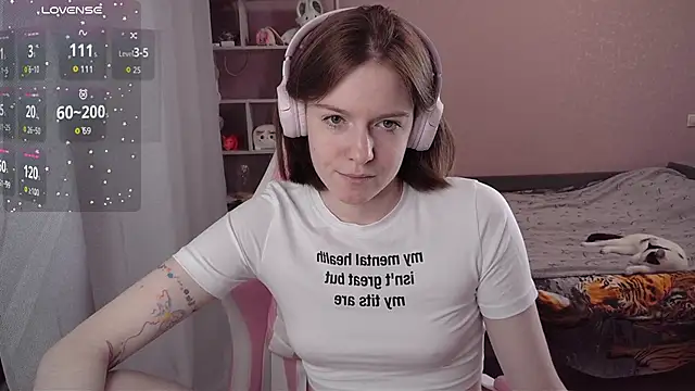 Snapshot of CassieJuice69 chatting on 11/21/25, 06:39 CassieJuice69 online show from 11/21/25, 06:39