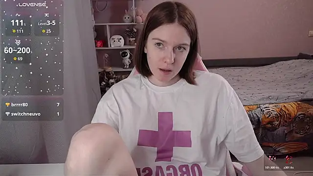 Snapshot of CassieJuice69 chatting on 11/24/25, 06:18 CassieJuice69 online show from 11/24/25, 06:18