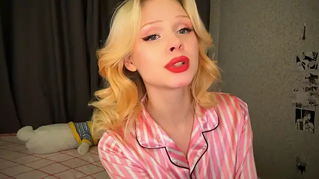 lisa barbie online show from 01/22/25, 04:33