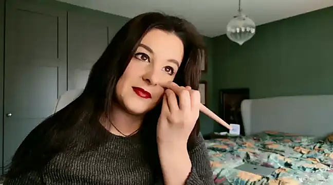 flatwhite0 online show from 02/19/25, 09:39