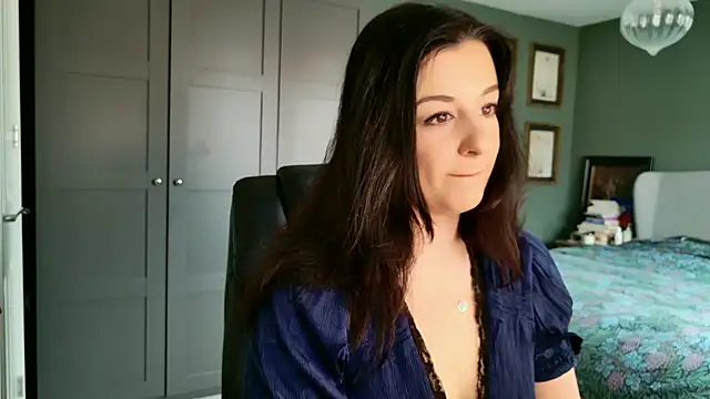 flatwhite0 online show from 03/31/26, 09:21