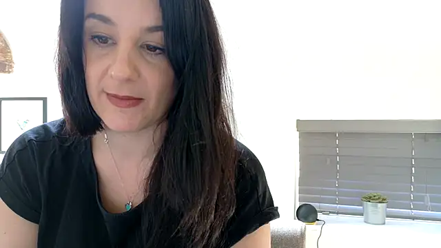 flatwhite0 online show from 04/23/26, 12:29