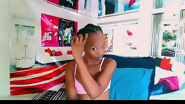 Snapshot of EbonyCreamy69 chatting on 12/18/24, 06:57 EbonyCreamy69 online show from 12/18/24, 06:57