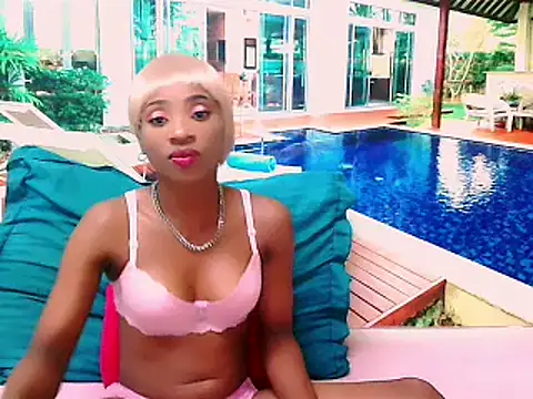 Snapshot of EbonyCreamy69 chatting on 02/12/25, 09:33 EbonyCreamy69 online show from 02/12/25, 09:33