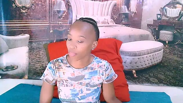 Snapshot of EbonyCreamy69 chatting on 02/13/26, 06:53 EbonyCreamy69 online show from 02/13/26, 06:53