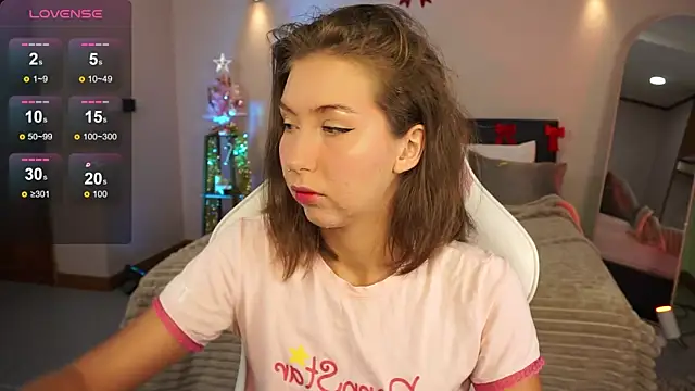 Snapshot of LinaSiren chatting on 12/27/24, 03:09 LinaSiren online show from 12/27/24, 03:09