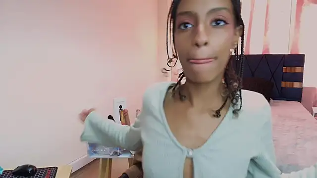 Zia Green online show from 02/04/25, 03:26