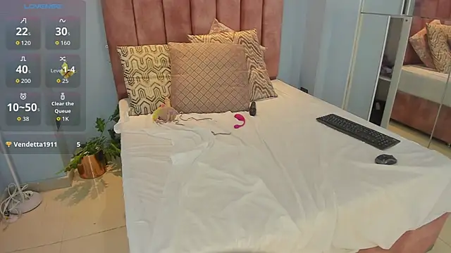 Snapshot of lou_rosse_ chatting on 06/11/26, 12:32 lou rosse online show from 06/11/26, 12:32