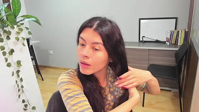 Snapshot of JaneLondon chatting on 01/13/26, 12:32 JaneLondon online show from 01/13/26, 12:32