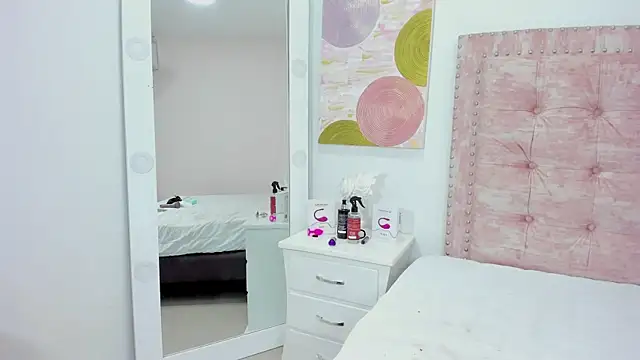 HayleyMarshall  online show from 02/18/25, 03:32