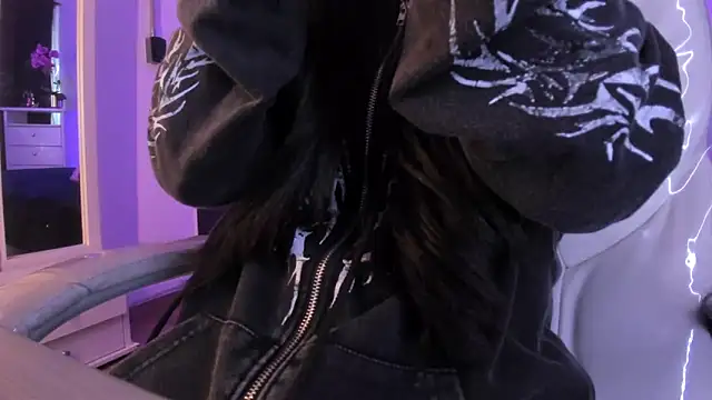 Amy Kiitty  online show from 12/19/25, 12:56