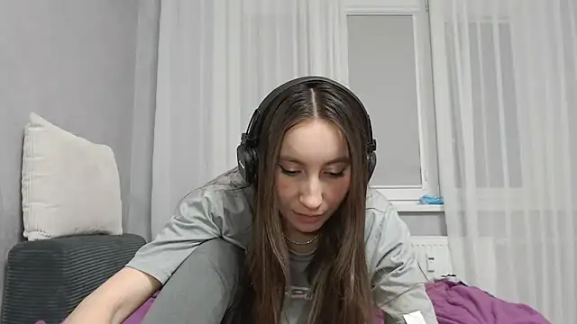 viviandaimond1 online show from 02/13/26, 06:15