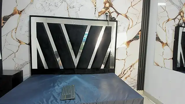 KarinaSimonz online show from 10/22/25, 07:13