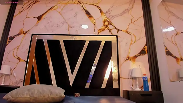 KarinaSimonz online show from 01/14/26, 08:03